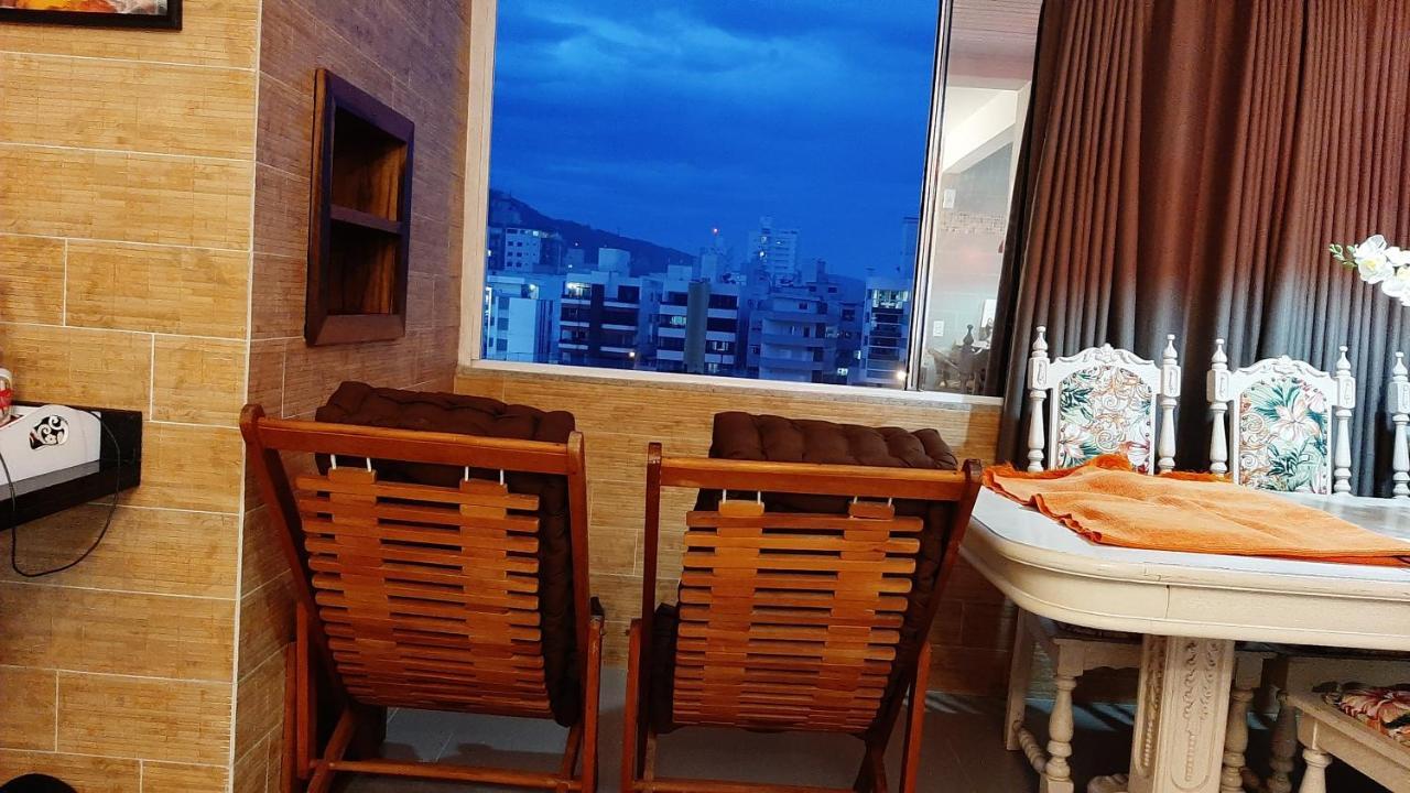 Ampla Cobertura Na Praia Do Mar Grosso Laguna Dış mekan fotoğraf